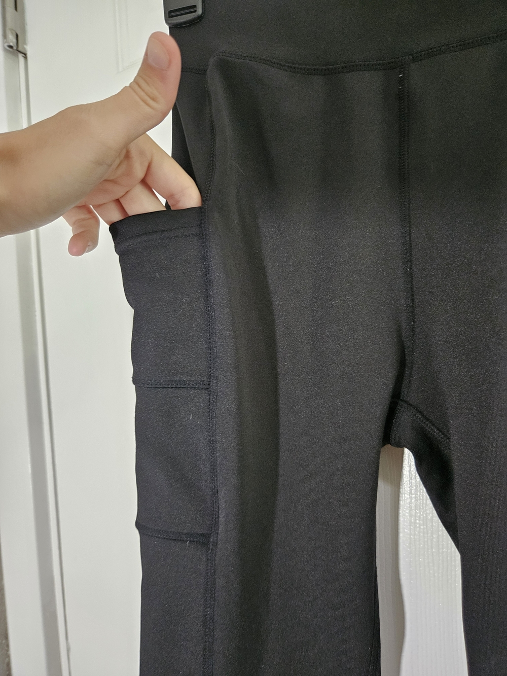 POP Fit Black Women's Leggings - Picture 3 of 8